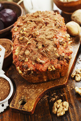 Beetroot pie with walnuts