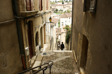 kleine Gasse einer franz&ouml;sischen Kleinstadt