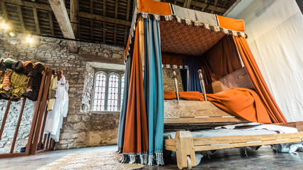 vintage bed 