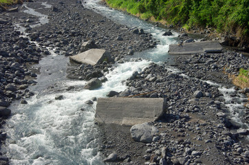 La Réunion - Rivière après la crue