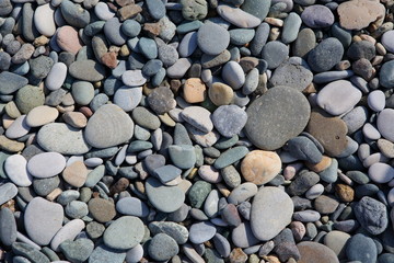 the texture of the pebbles