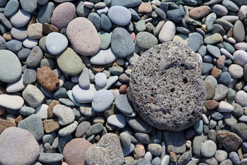 the texture of the pebbles