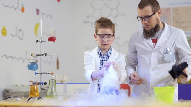 Laboratory experiments with dry ice