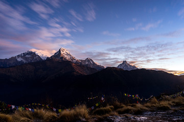 Obraz premium Sunrise over Annapurna Mountain Range