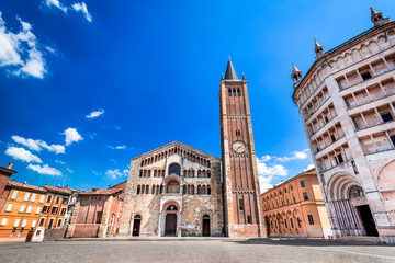 Fototapeta na wymiar Duomo di Parma, Parma, Italy