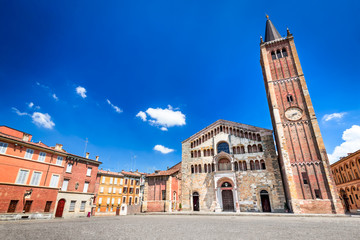 Fototapeta na wymiar Duomo di Parma, Parma, Italy