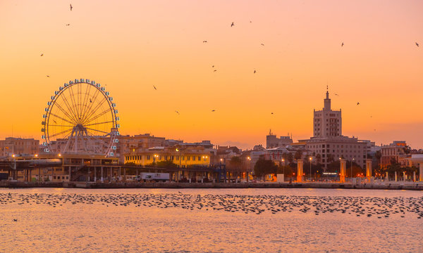 ATARDECER EN EL MUELLE UNO DE MALAGA