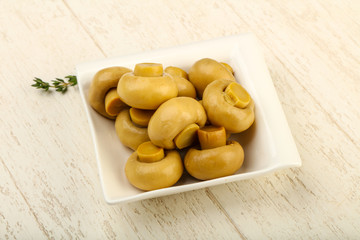 Marinated champignons