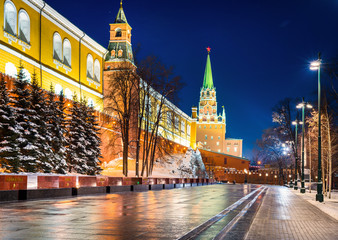 Fototapeta premium MOSCOW, RUSSIA: Tower of the Kremlim at night, in winter.