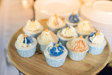 Obraz na płótnie Canvas mini cupcake on wedding party