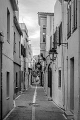 Naklejka premium Narrow alley and buildings