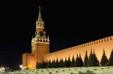 Fototapeta na wymiar Spasskaya tower of the Moscow Kremlin on the Red square on a winter evening, Moscow, Russia