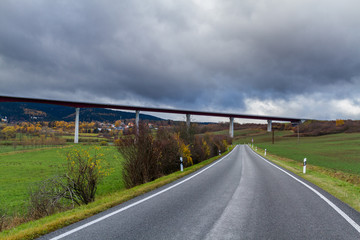 Autobahntalbrücke im Thüringer Wald