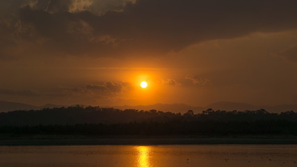 Fototapeta na wymiar puesta de sol