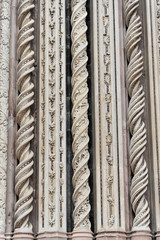 Säulen, Detail im Eingangsbereich, Fassade des Doms in Orvieto, Kathedrale, Provinz Terni, Umbrien, Italien, Europa
