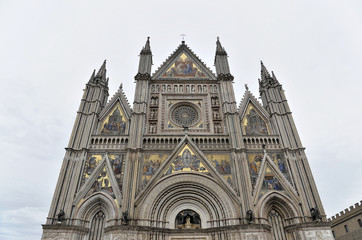 Fototapeta na wymiar Fassade des Doms in Orvieto, Kathedrale, Provinz Terni, Umbrien, Italien, Europa