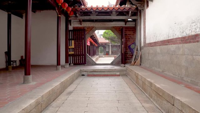 scene of the interior look of the Longshan temple