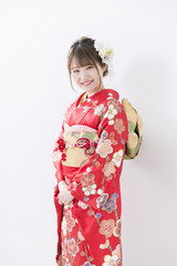 振袖の着物を着た女性