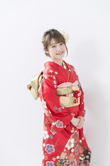 振袖の着物を着た女性