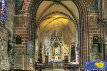 Josselin. Intérieur de lasilique Notre Dame du roncier. Morbihan. Bretagne