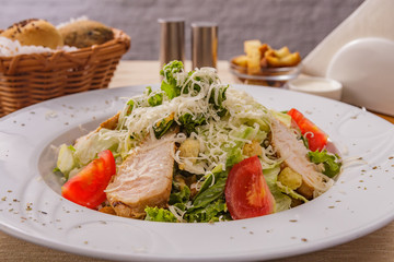 caesar salad with chicken