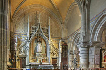 Fototapeta premium Josselin. Intérieur de lasilique Notre Dame du roncier. Morbihan. Bretagne