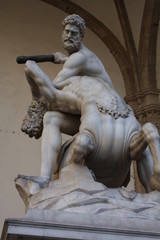 Obraz premium Hercules fighting with centaur Nessus, a mythological tale. This sculpture is a masterpiece of Giambologna in Florence - Italy.