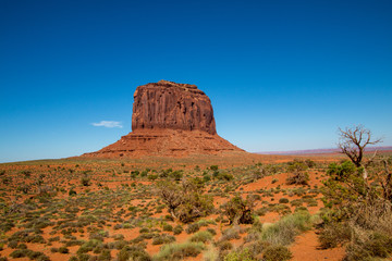 Vue classique de la Vallée des Monuments depuis Artist Point. Monument Valley Navajo Tribal Park, Utah et Arizona, États-Unis