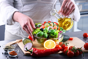 Preparation of a vegetable salad from fresh organic ingredients