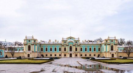 Fototapeta na wymiar Mariinsky palace building (ceremonial president residence) in Kyiv, Ukraine. Barocco architecture building.