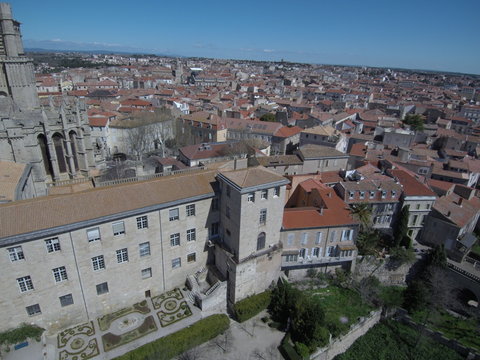 Béziers,ciudad de Francia en el departamento francés de Hérault, al suroeste de Montpellier. Fotografia aerea con Drone