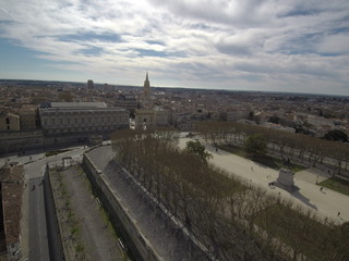 Fototapeta na wymiar Montpellier, ciudad del sur de Francia, en la región de Occitania y capital del departamento Hérault. Fotografia aerea con Dron