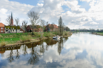 Fototapeta na wymiar Nienburg an der Weser im Frühling