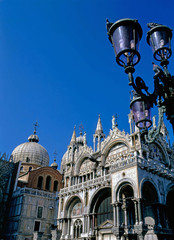 Fototapeta na wymiar St. Mark's Basilica, Venice