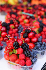 Mix strawberries, blackberries, red currants, blueberries and raspberries