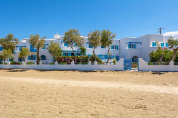 Typical whitewashed Greek style apartment in Naxos (Chora) town on Naxos island, Cyclades, Greece © vivoo