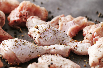 Seasoned raw chicken 