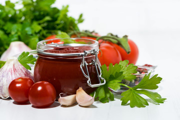 fresh tomato sauce and ingredients