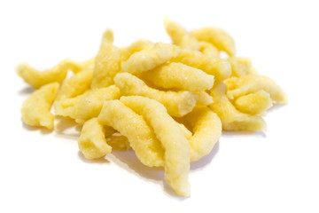 Spätzle Spätzla Spatzen isoliert freigestellt auf weißen Hintergrund, Freisteller