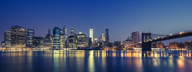 Fototapeta na wymiar View of Manhattan by night