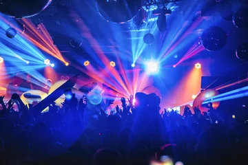Zelfklevend Fotobehang dj night club party rave with crowd in music festive © glazok