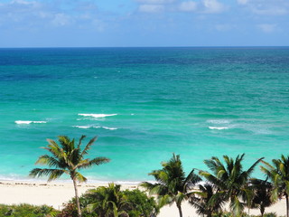 Plage paradisiaque, océan bleu turquoise, Miami, Floride