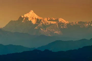 Photo sur Plexiglas Kangchenjunga First light on Mount Kanchenjugha, Himalayan mountain range
