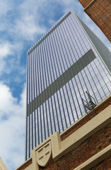 Obraz premium Skyscraper bottom view