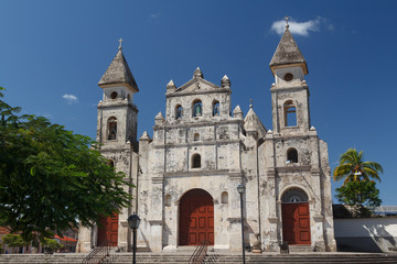 Fototapeta na wymiar Facade of church in Granada, Nicaragua