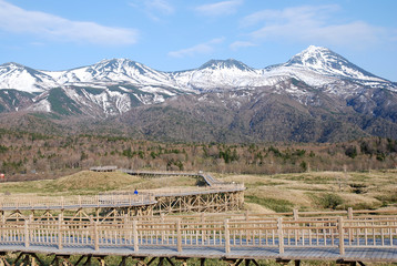 Shiretoko mountains @HOKKAIDO / 羅臼湖の木道から眺める春の知床連山