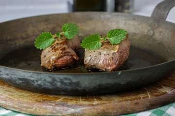 Wildschweinrückensteak