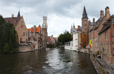 Obraz premium Boat Rides on the Historic Canals of Bruges