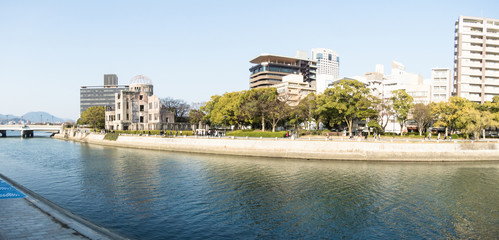 Fototapeta premium 原爆ドーム（平和記念公園）