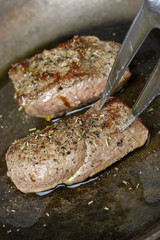 Wildschwein gebraten